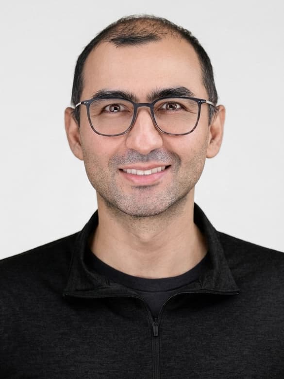 Portrait of Mohammad Rastegari